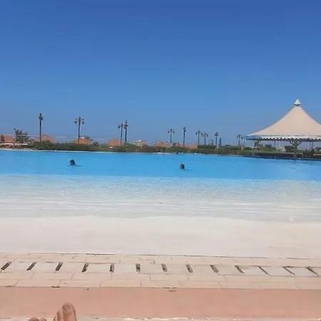 شاليه أرضي مع حديقة ووتر فرونت بورتو السخنة